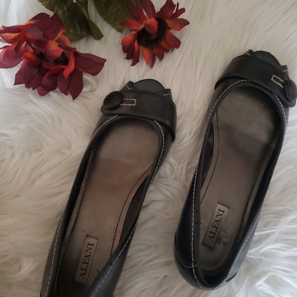 Black Alfani Flats
